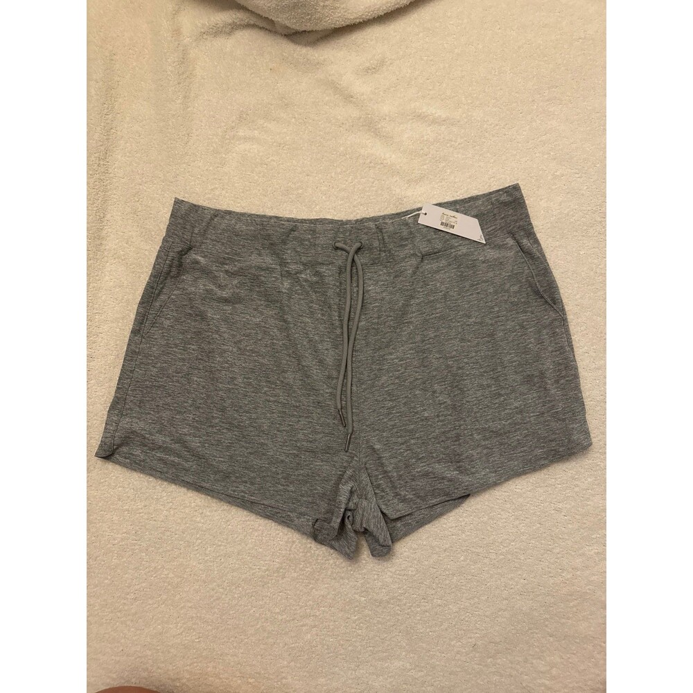 Travis Mathew Women’s Shorts - XL - NWT